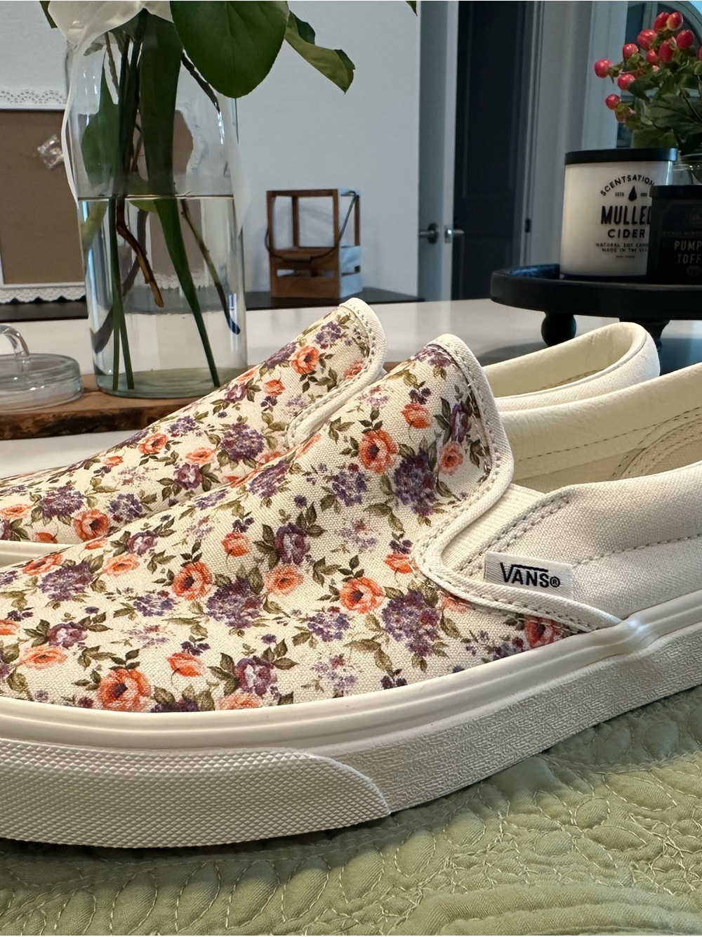 Vans Slip-On Sneakers With Floral Print - Picture 2 of 9